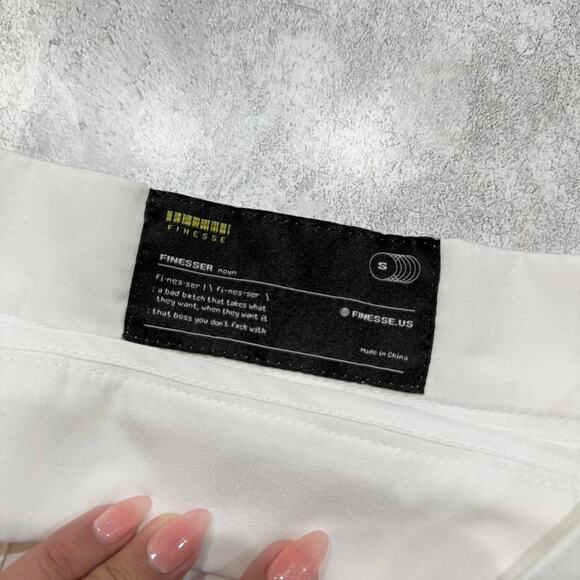 Classic White Pleated Mini Skirt - Picture 5 of 5